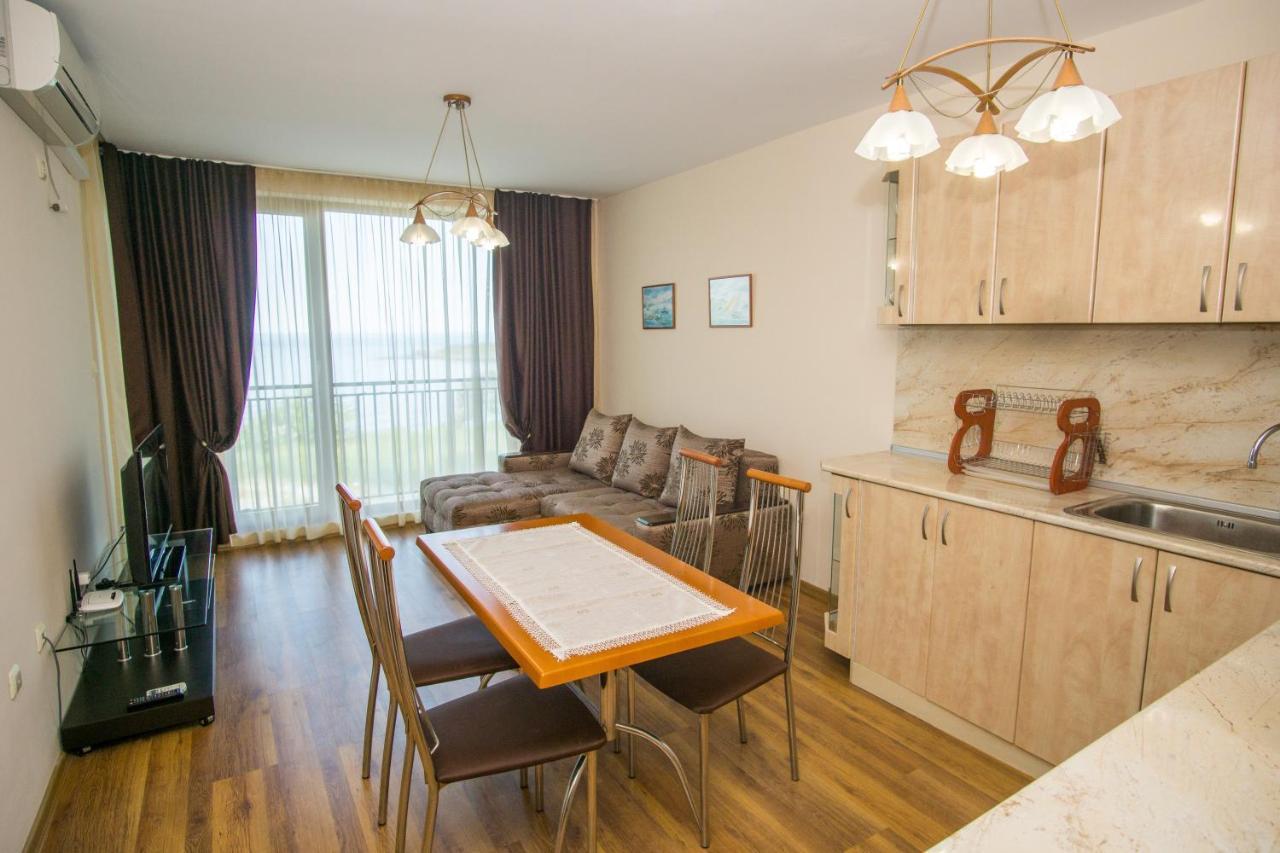 Guest Apartments Stela Царево Екстериор снимка