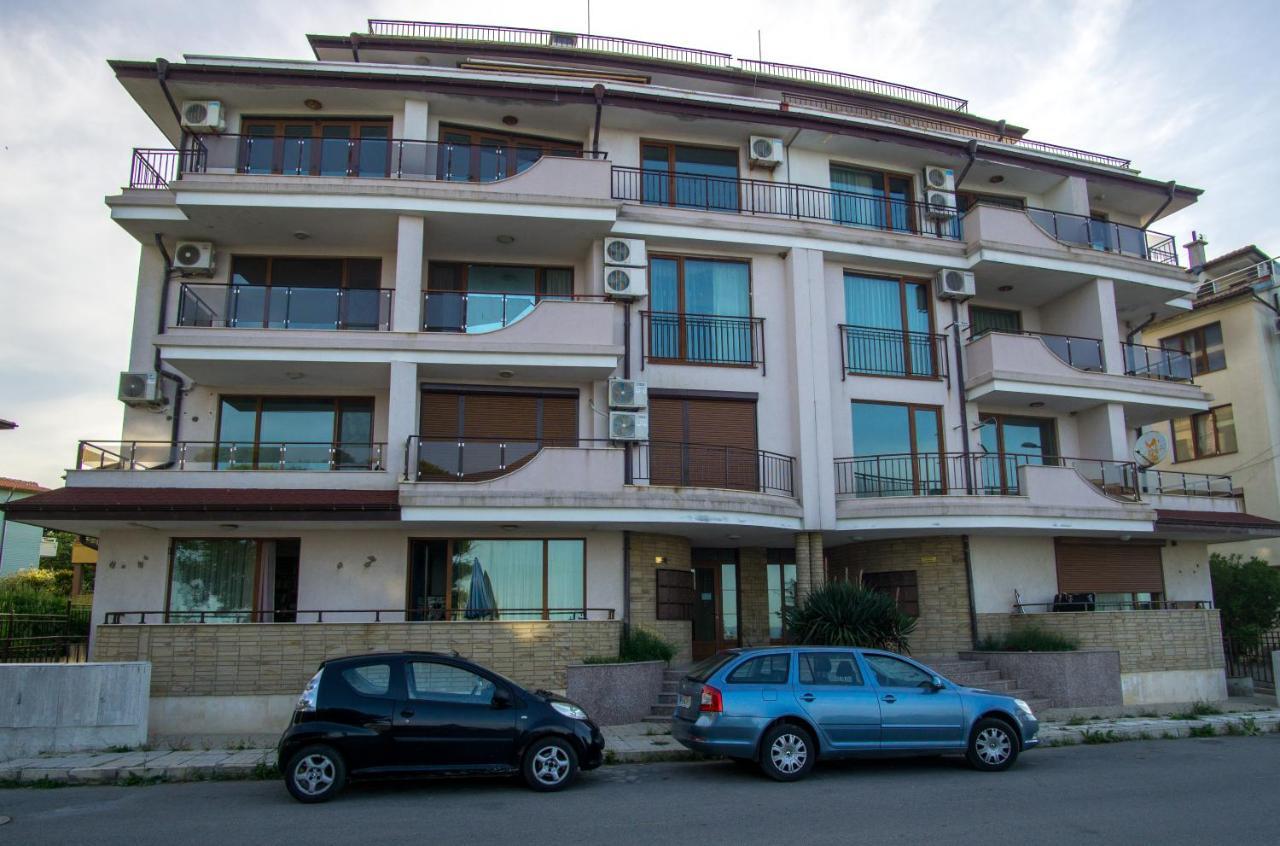 Guest Apartments Stela Царево Екстериор снимка